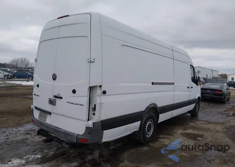 2015 Mercedes-Benz Sprinter 2500 High Roof из США, поврежденный, VIN WD3PE8CC6FP131402